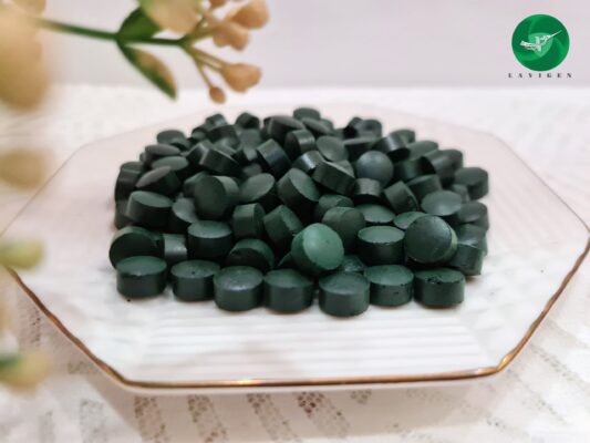 Viên tảo xoắn Spirulina làm từ 100% bột tảo nguyên chất với hàm lượng dinh dưỡng cao